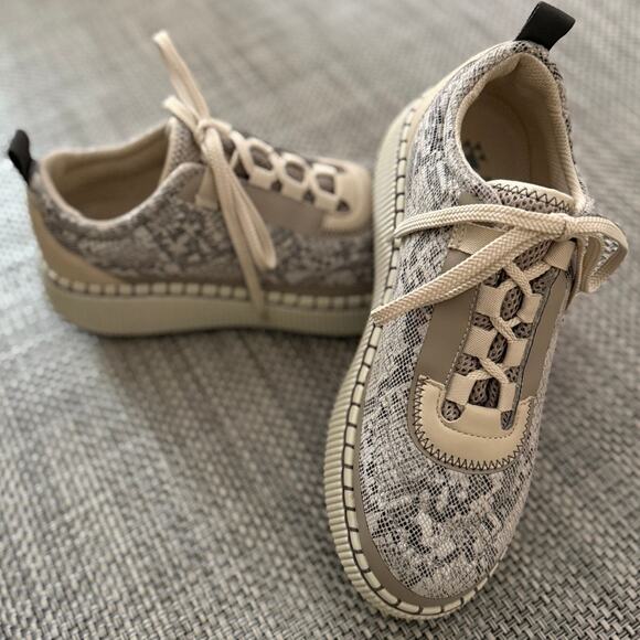COUGAR NWOT Sayah Leather/Nylon Snakeskin Platform Sneaker 8.5 Beige Taupe - Picture 1 of 8